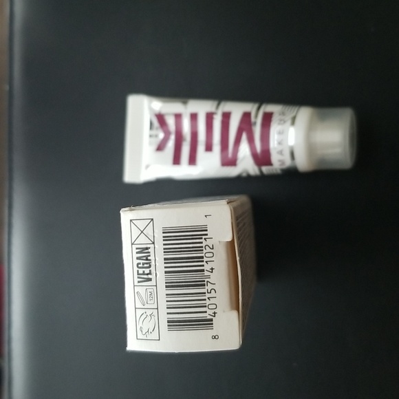 BLUSH - Picture 4 of 5